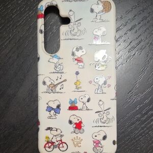 Velvet Caviar Snoopy Design Phone Case - White